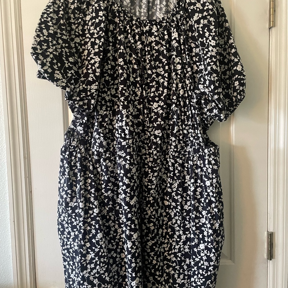 🎆 5 for 30$ 🎆 Old Navy Black and White Floral dress